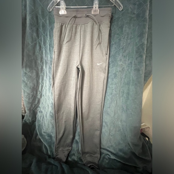 Nike Women's Therma-FIT One High-Waisted 7/8 Joggers - Picture 9 of 13